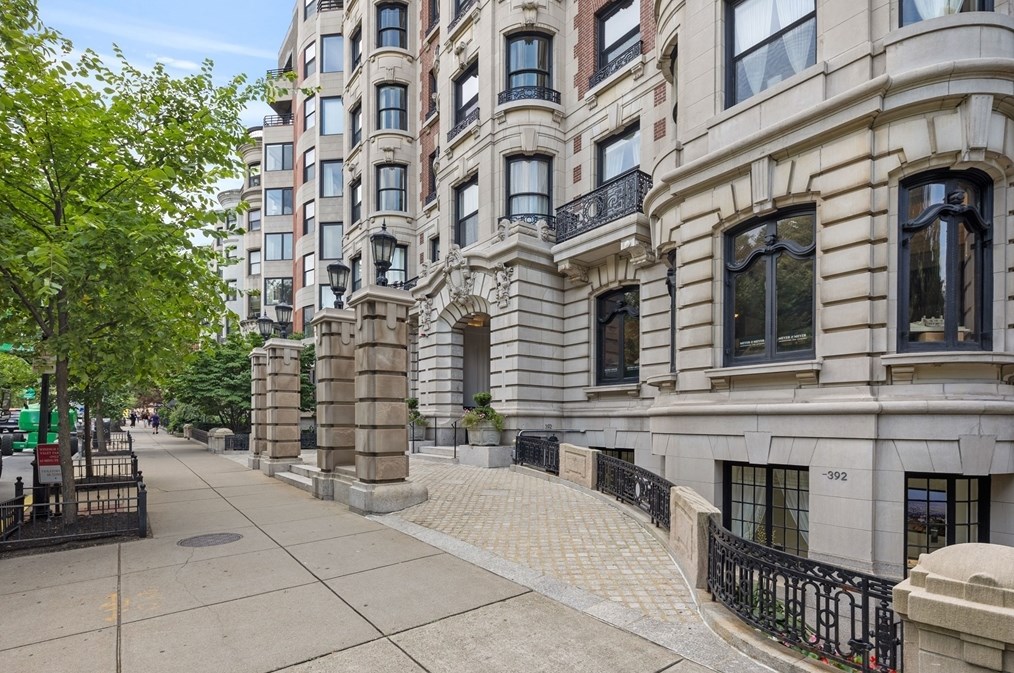 390 Commonwealth Ave, Boston MA  exterior