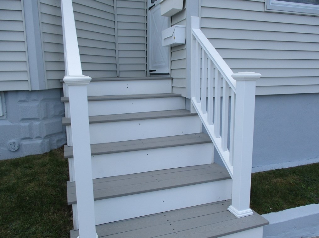 18 Potter St, Dartmouth MA 02748-1806 exterior