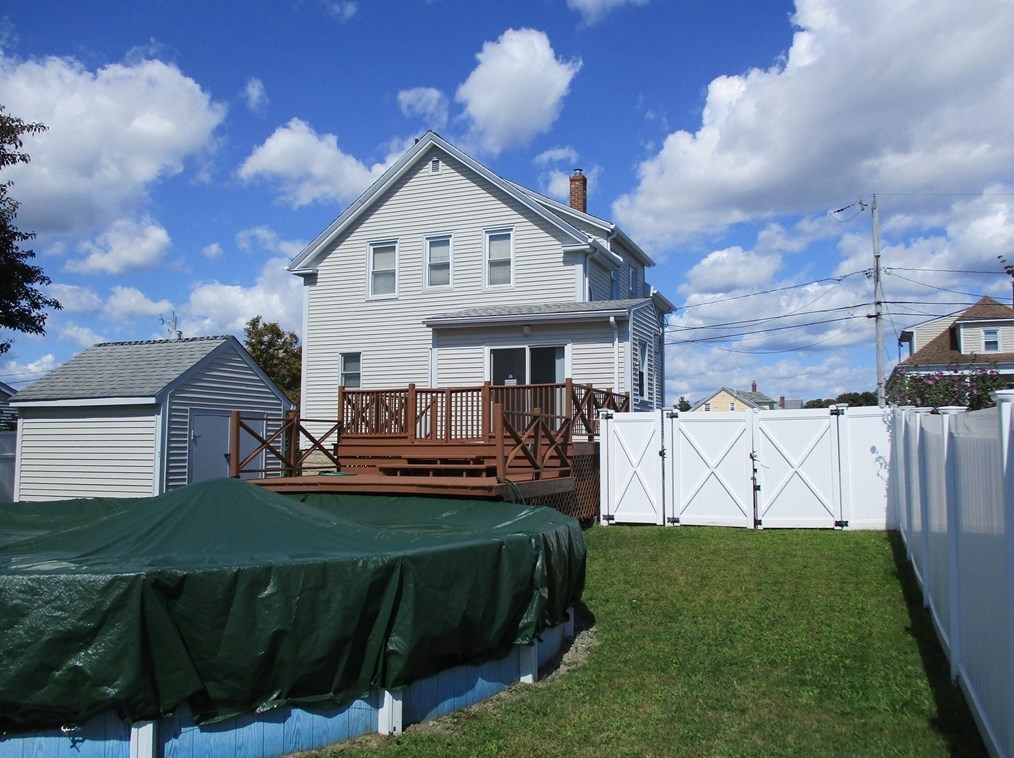 18 Potter St, Dartmouth MA 02748-1806 exterior