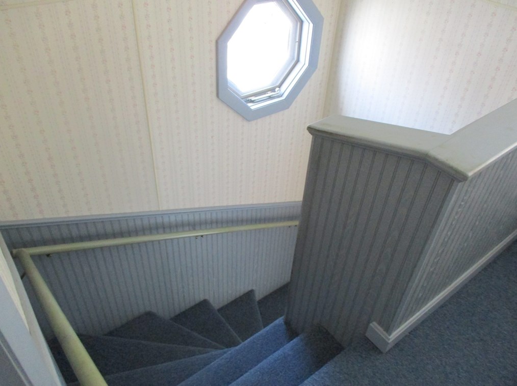 18 Potter St, Dartmouth MA 02748-1806 exterior