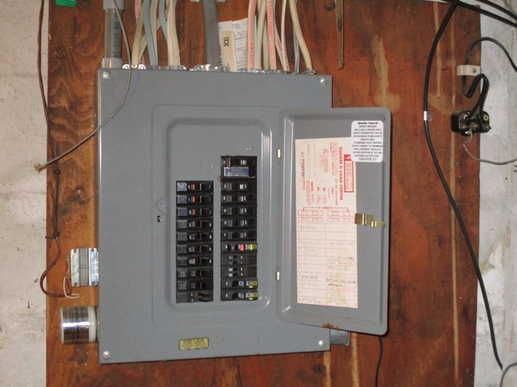 18 Potter St, Dartmouth MA 02748-1806 exterior