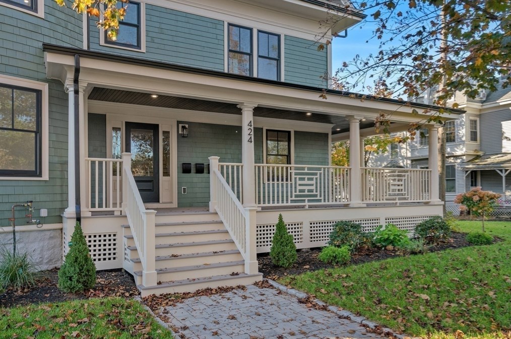 424 Newtonville Ave, Newton MA 02460-1954 exterior