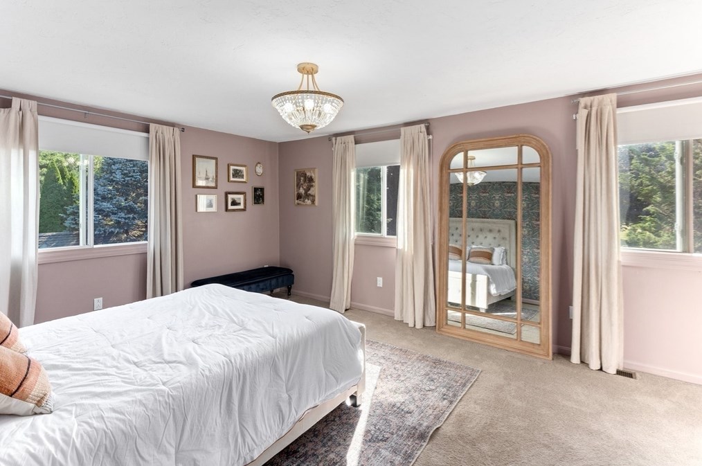 3 Forest Park Dr, Mendon MA  01756-1061 exterior