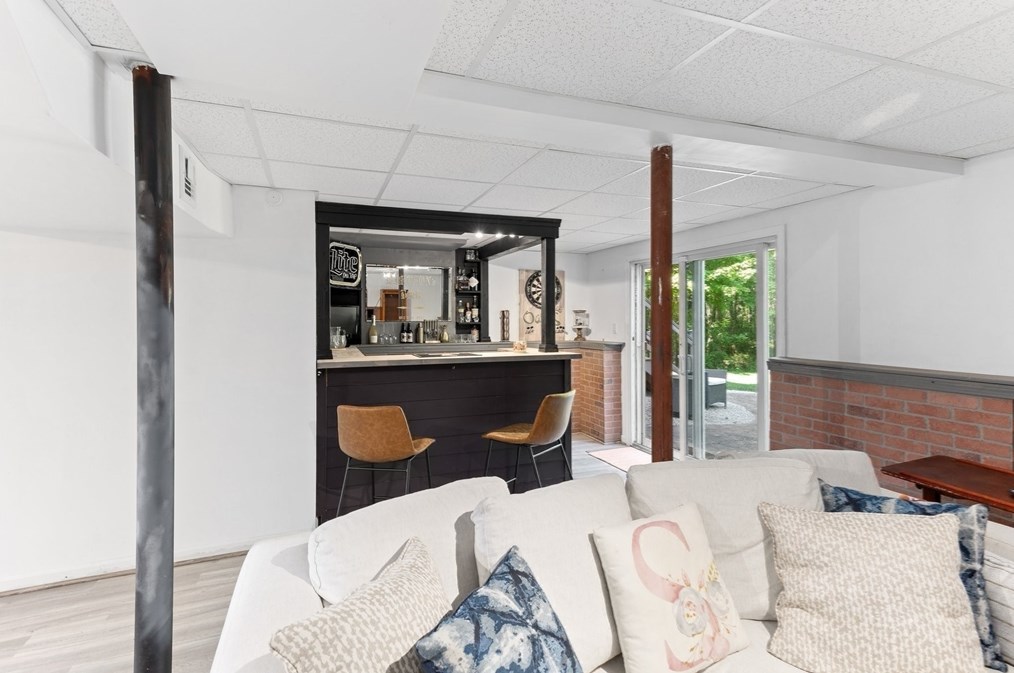 3 Forest Park Dr, Mendon MA  01756-1061 exterior