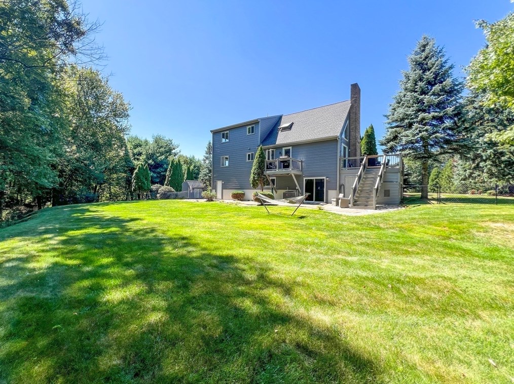 3 Forest Park Dr, Mendon MA  01756-1061 exterior