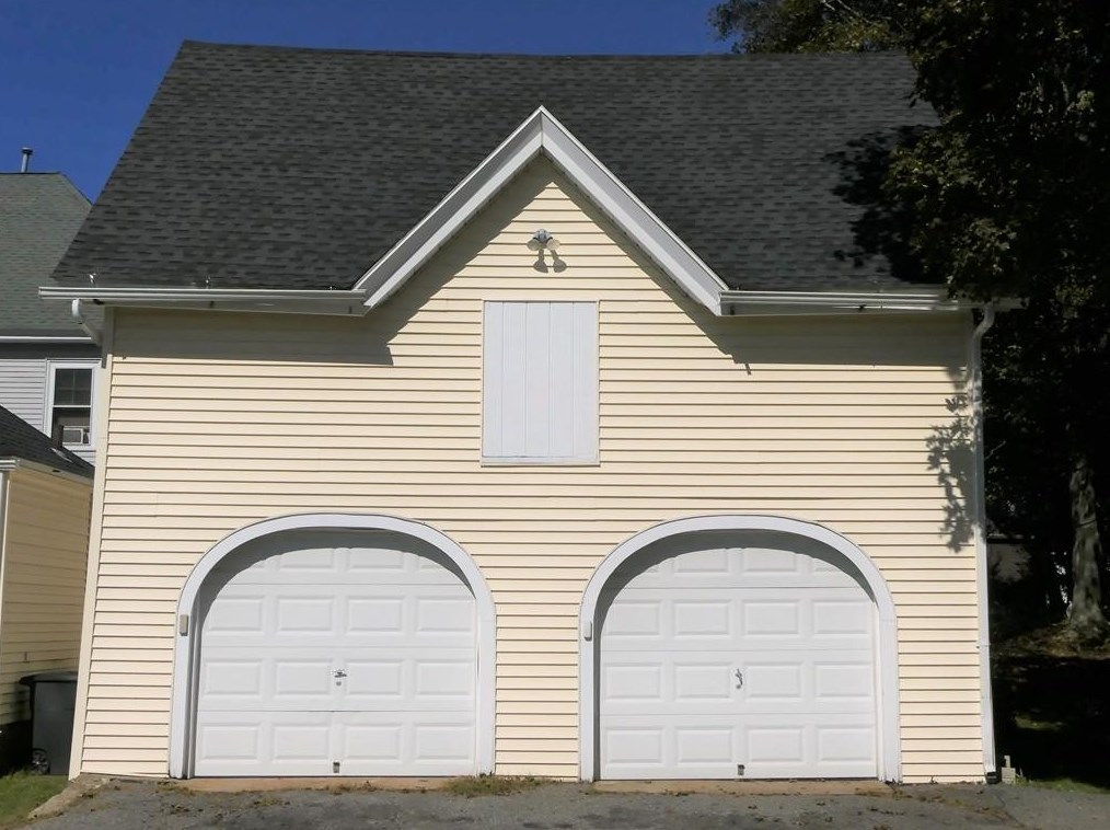 24 Florence St, Andover MA  01810-3611 exterior