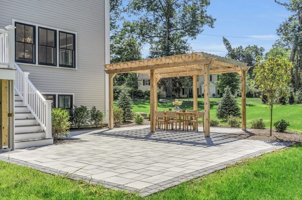 85 Alcott Rd, Concord MA  01742-2605 exterior