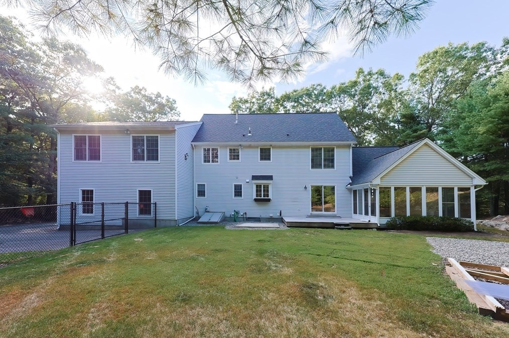 164 Seekonk St, Norfolk MA 02056-1172 exterior