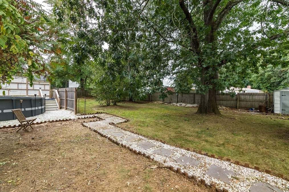 727 Br Pkwy, Springfield MA 01118-1925 exterior