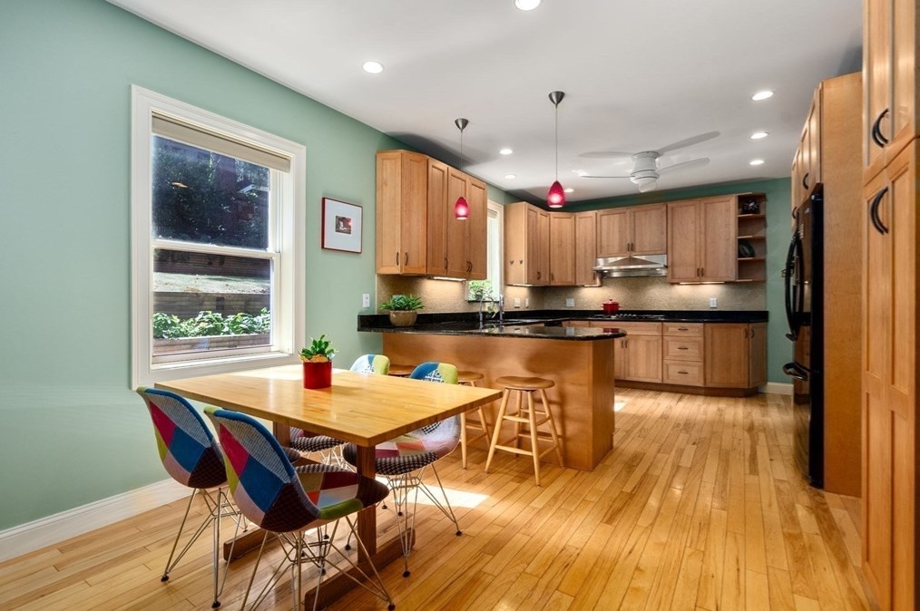 150 Newtonville Ave, Newton MA 02458-1851 exterior