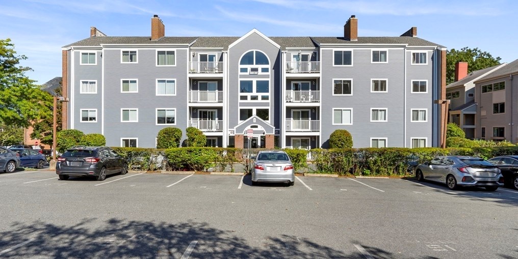 1 Washington St, Salem MA  01970-3500 exterior