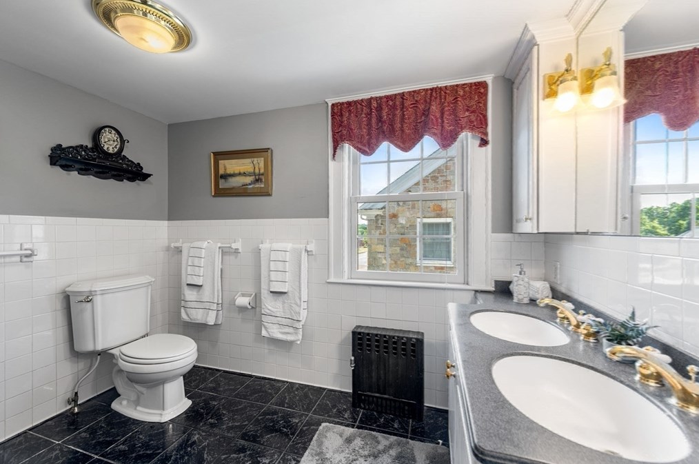 2 William St, Andover MA  01810-2549 exterior