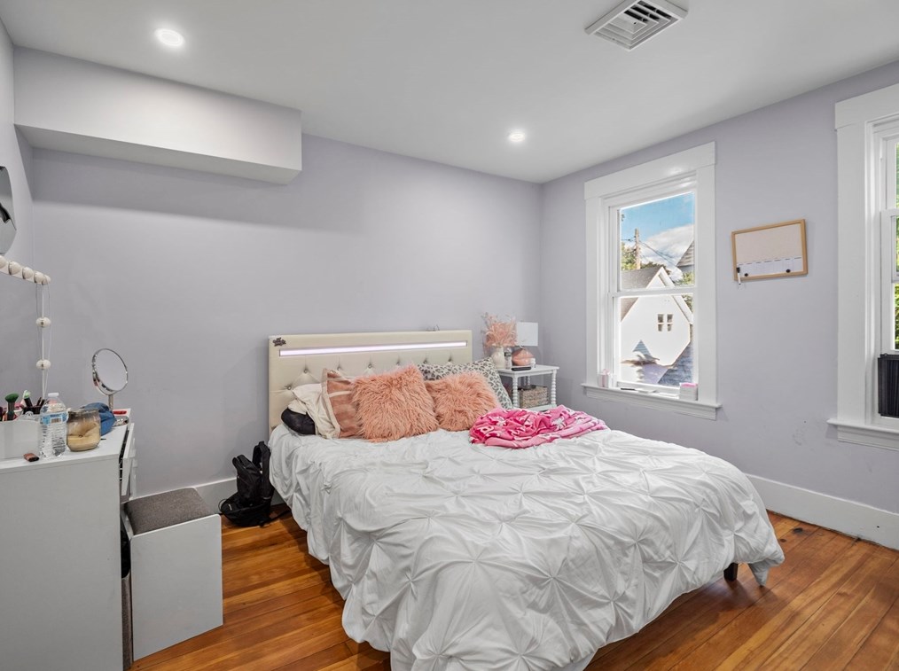 120 Mill St, Worcester MA 01603-2031 exterior