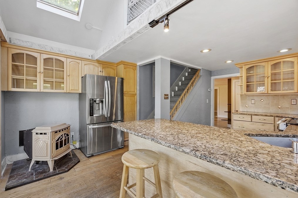 163 Pleasant St, Northborough MA 01532-3806 exterior