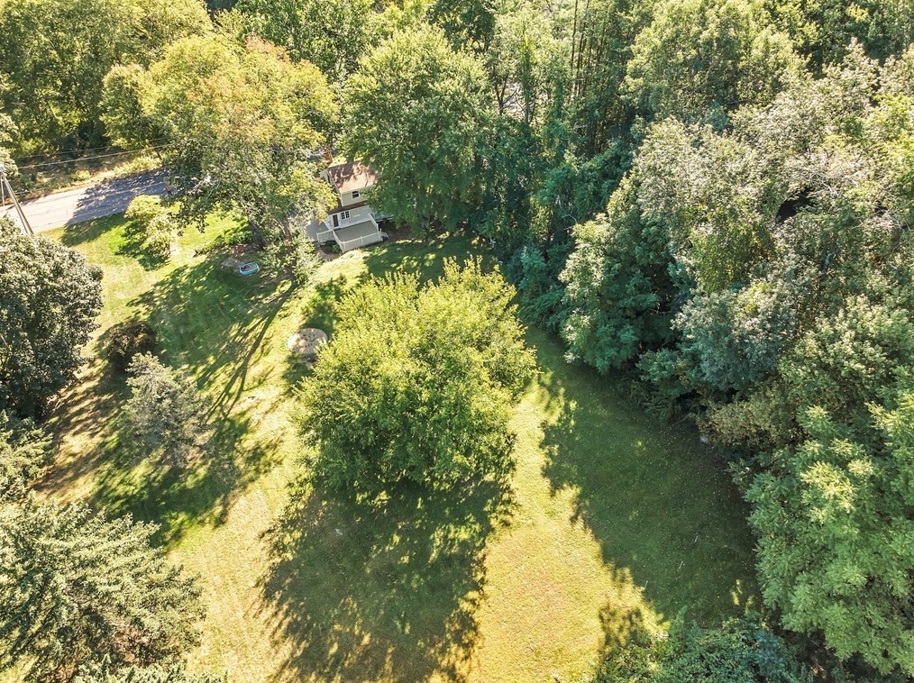 163 Pleasant St, Northborough MA 01532-3806 exterior