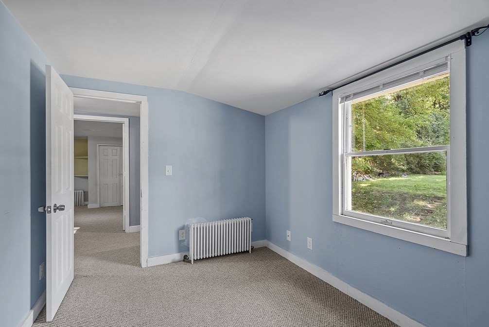 163 Pleasant St, Northborough MA 01532-3806 exterior