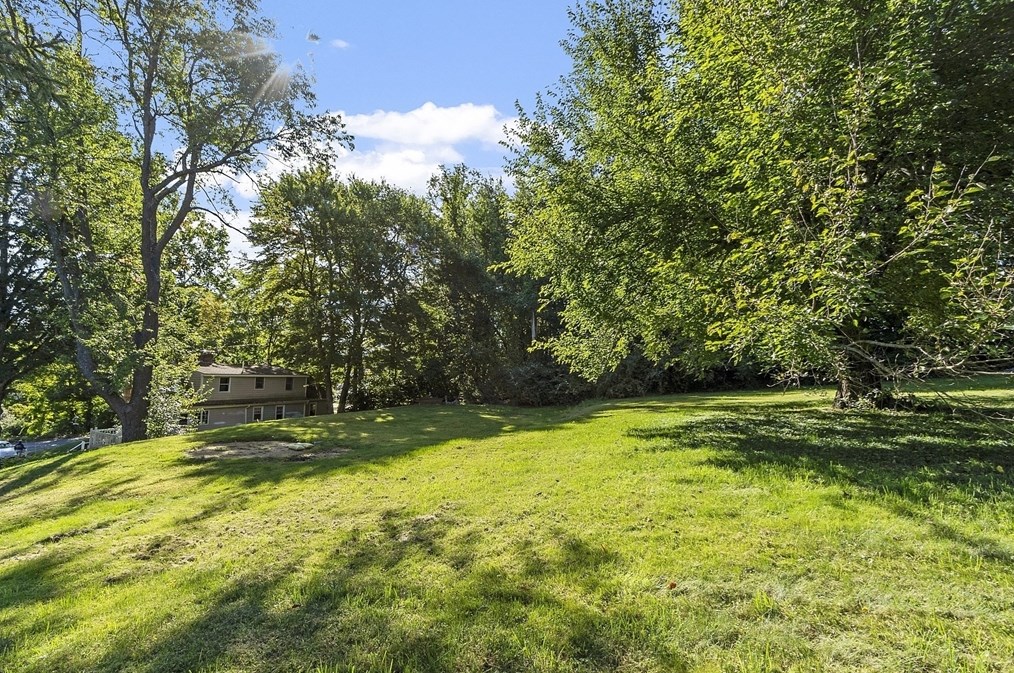 163 Pleasant St, Northborough MA 01532-3806 exterior