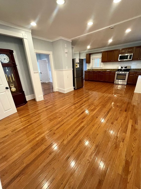 208 Ashley Blvd, New Bedford MA 02746-5703 exterior