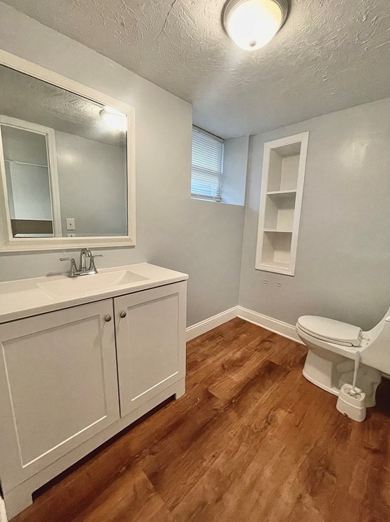 208 Ashley Blvd, New Bedford MA 02746-5703 exterior