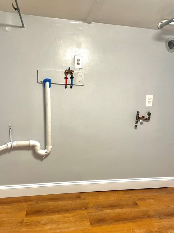 208 Ashley Blvd, New Bedford MA 02746-5703 exterior