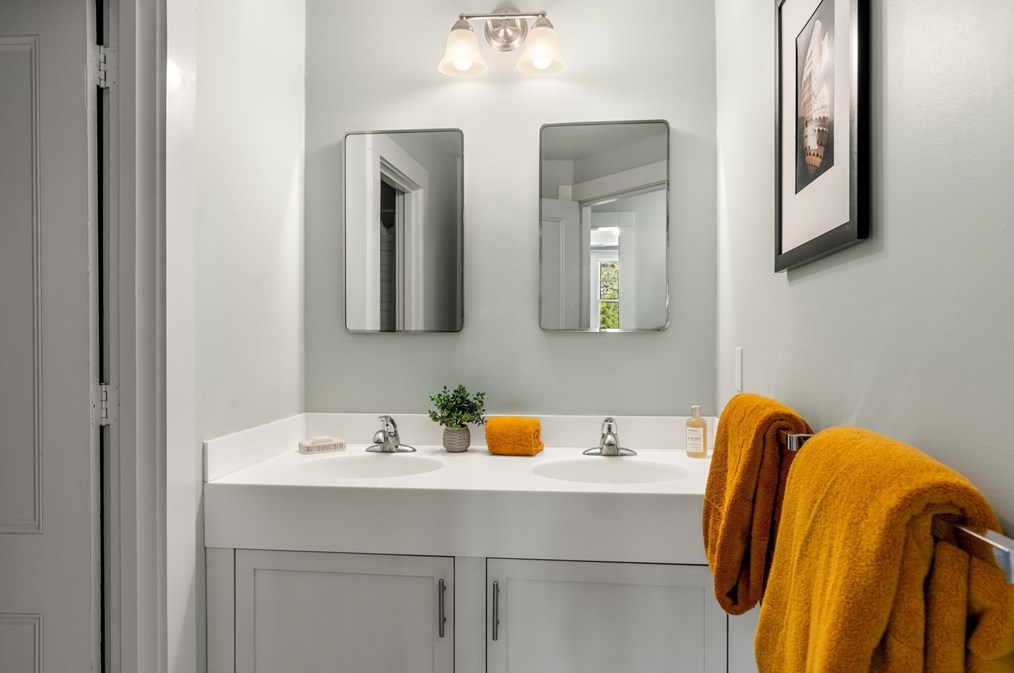 76 Sparks St, Cambridge MA 02138-2216 exterior