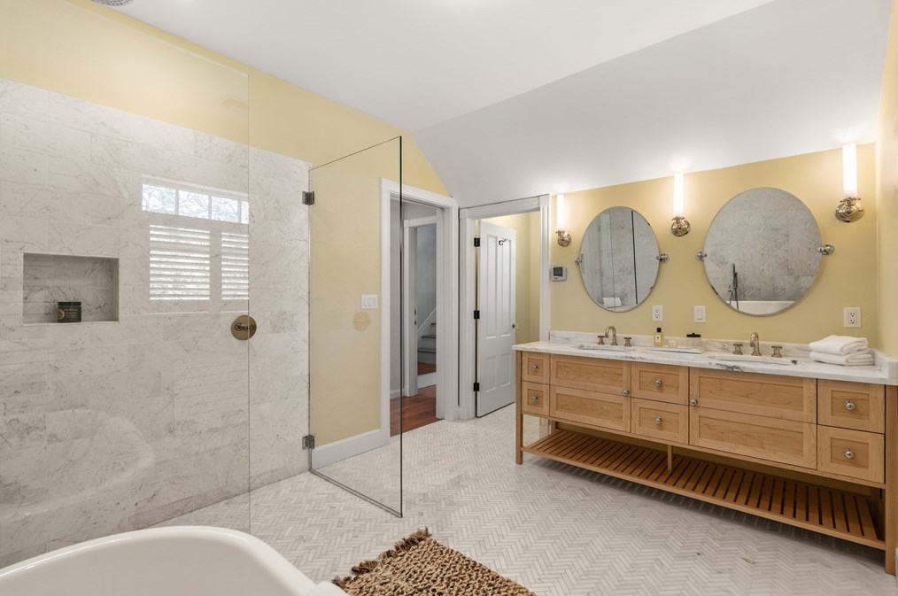 76 Sparks St, Cambridge MA 02138-2216 exterior