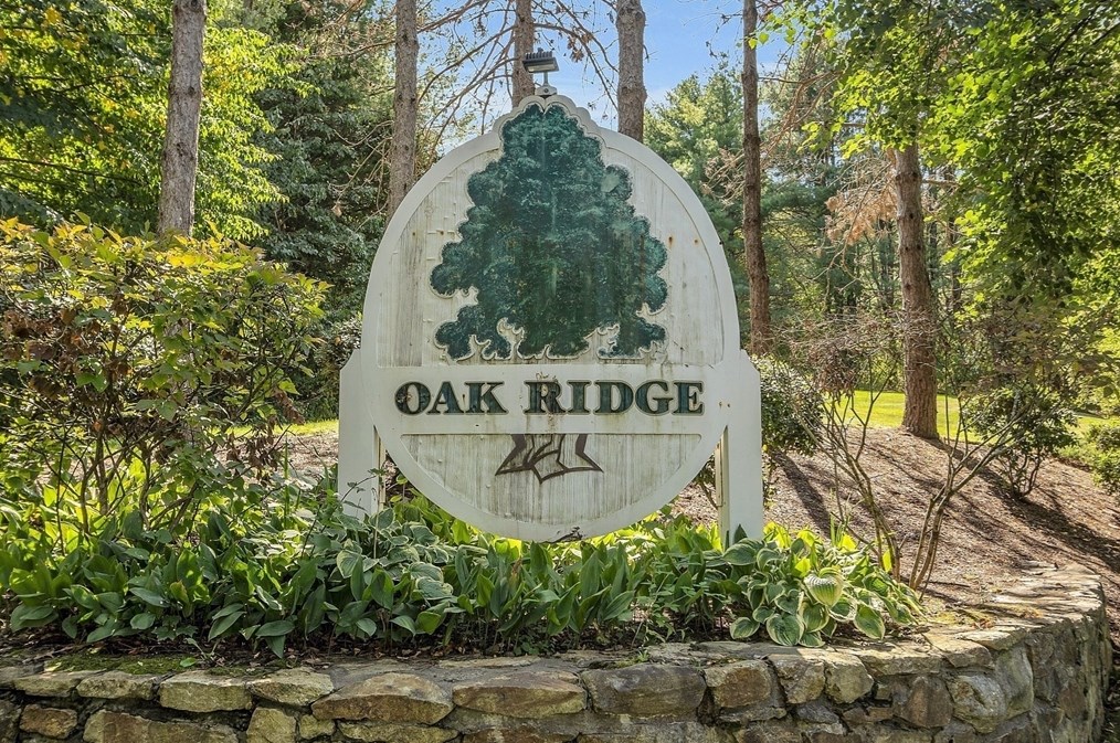 5 Oak Ridge Dr, Maynard MA  01754-2463 exterior