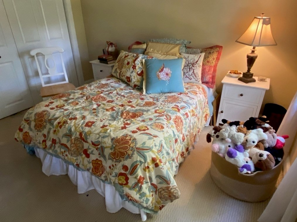 24 Plumbley Rd, Upton MA 01568-1425 exterior