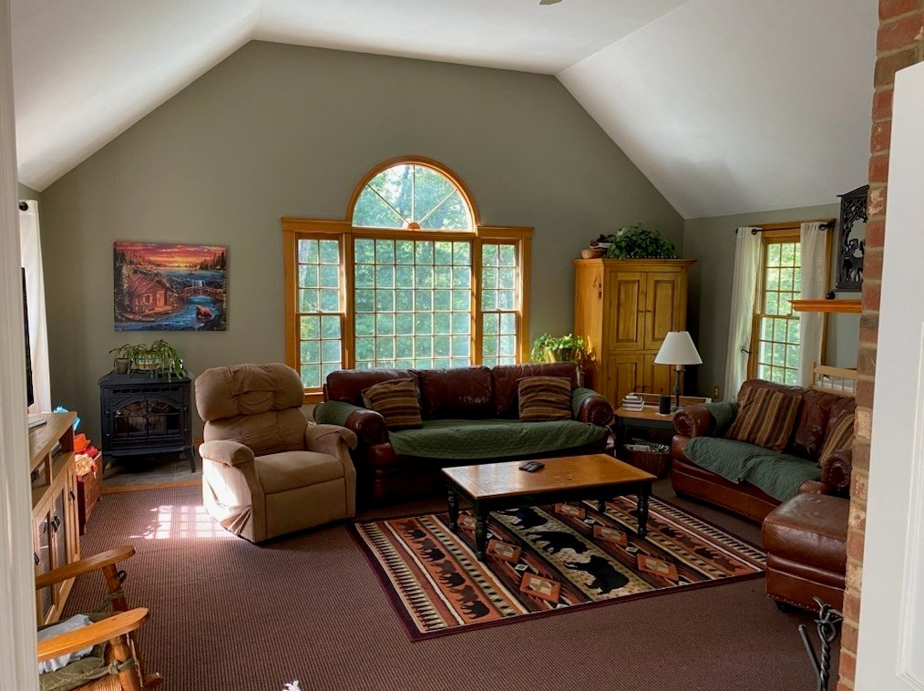 24 Plumbley Rd, Upton MA 01568-1425 exterior