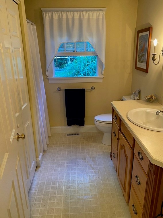 24 Plumbley Rd, Upton MA 01568-1425 exterior