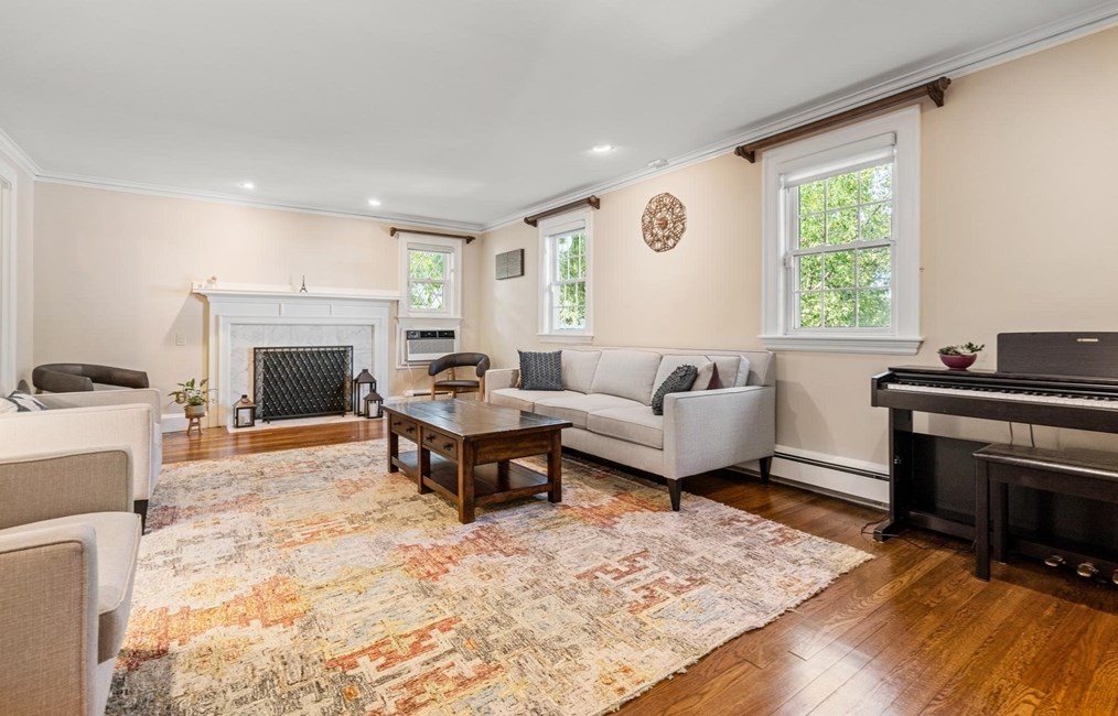 524 Parker St, Newton MA 02459-2544 exterior