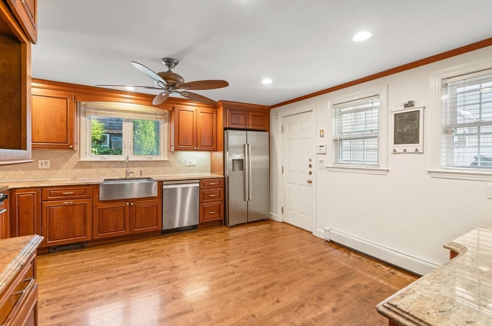 524 Parker St, Newton MA 02459-2544 exterior