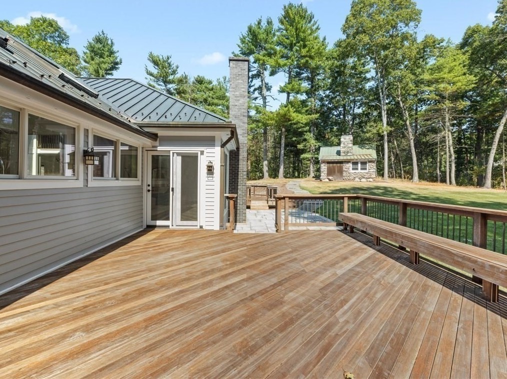 156 Farm St, Dover MA  02030-1737 exterior