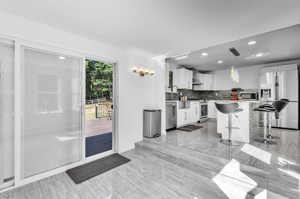 750 Wilbraham Rd, Springfield MA  01109-2011 exterior