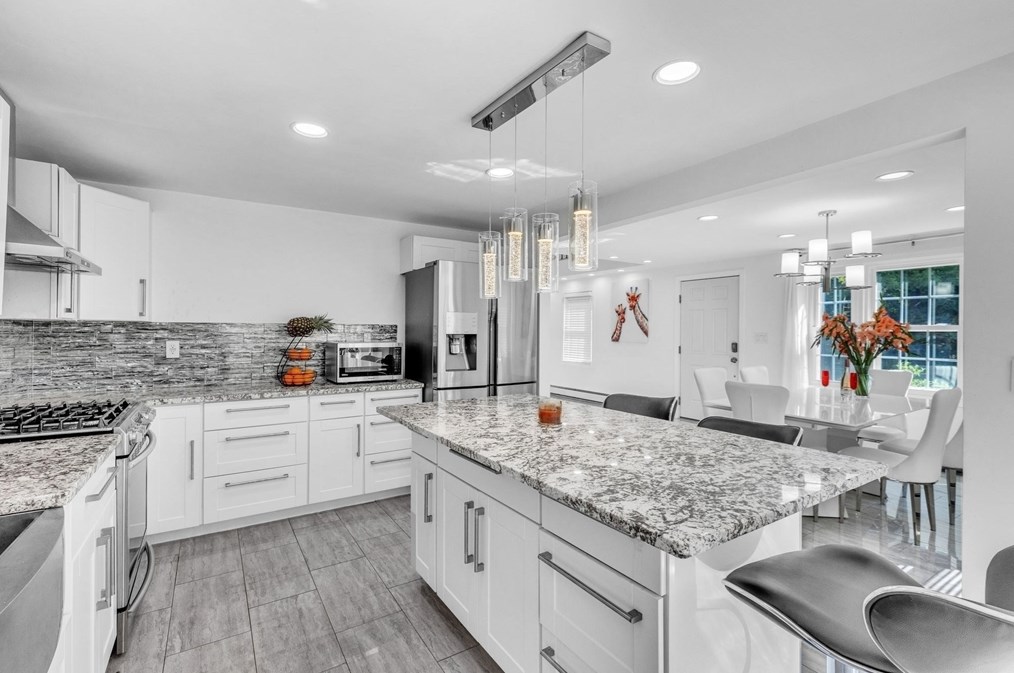 750 Wilbraham Rd, Springfield MA  01109-2011 exterior