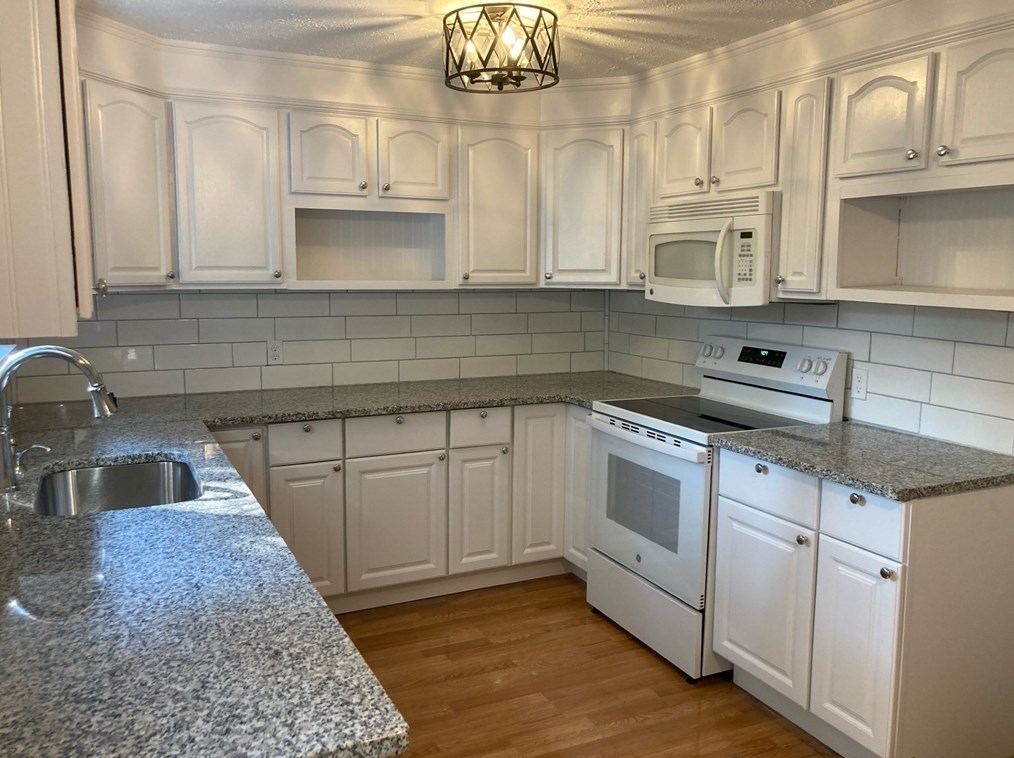 45 Pilgrim Ave, Worcester MA 01604-3057 exterior