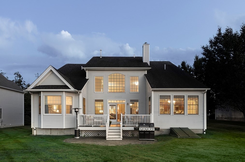 23 Fairways Ln, Methuen MA 01844-2125 exterior