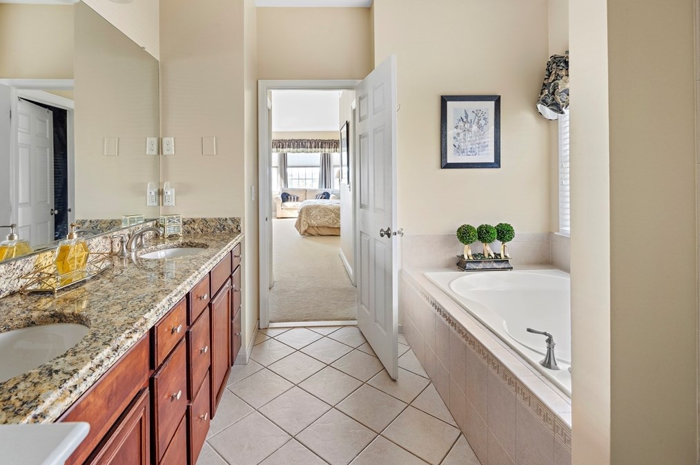 23 Fairways Ln, Methuen MA 01844-2125 exterior