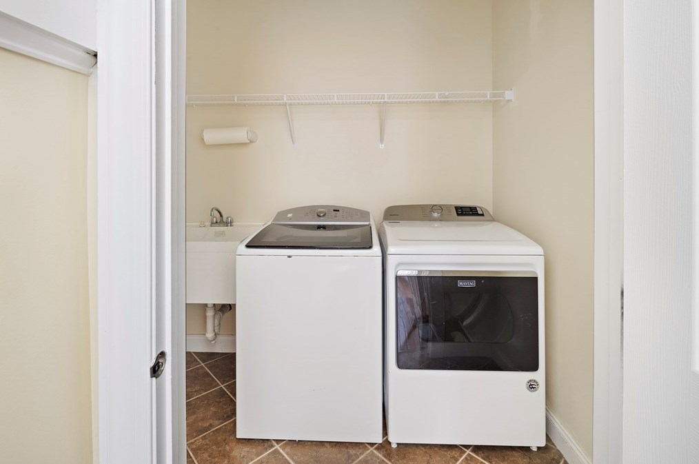 23 Fairways Ln, Methuen MA 01844-2125 exterior