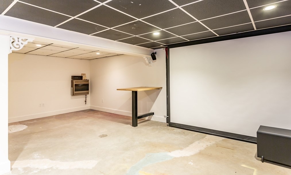 26 Norfolk Ave, Dartmouth MA 02747-3014 exterior