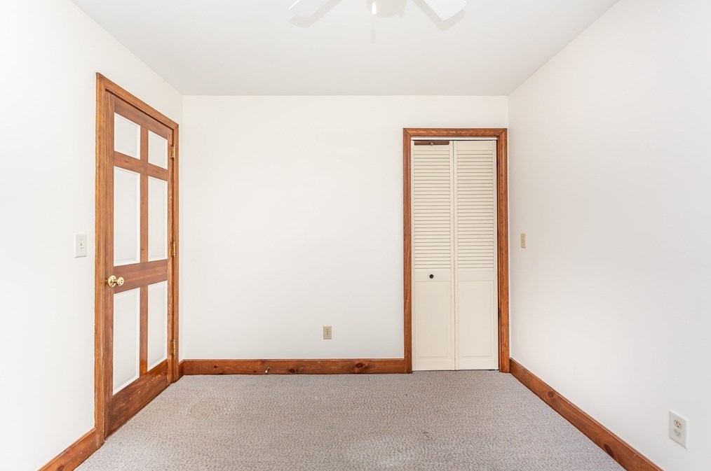 26 Norfolk Ave, Dartmouth MA 02747-3014 exterior