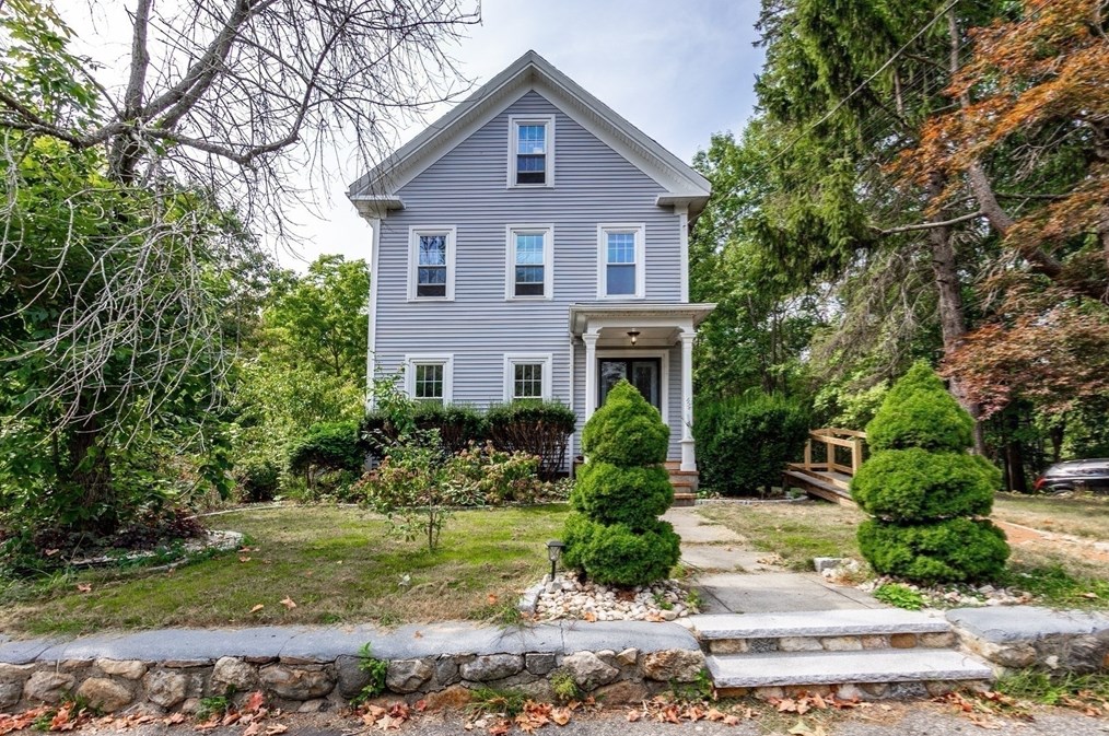 1176 Main St, Reading MA 01867-3924 exterior