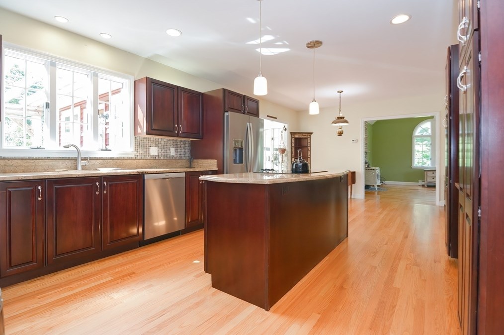 1381 St, Wrentham MA  02093-2516 exterior