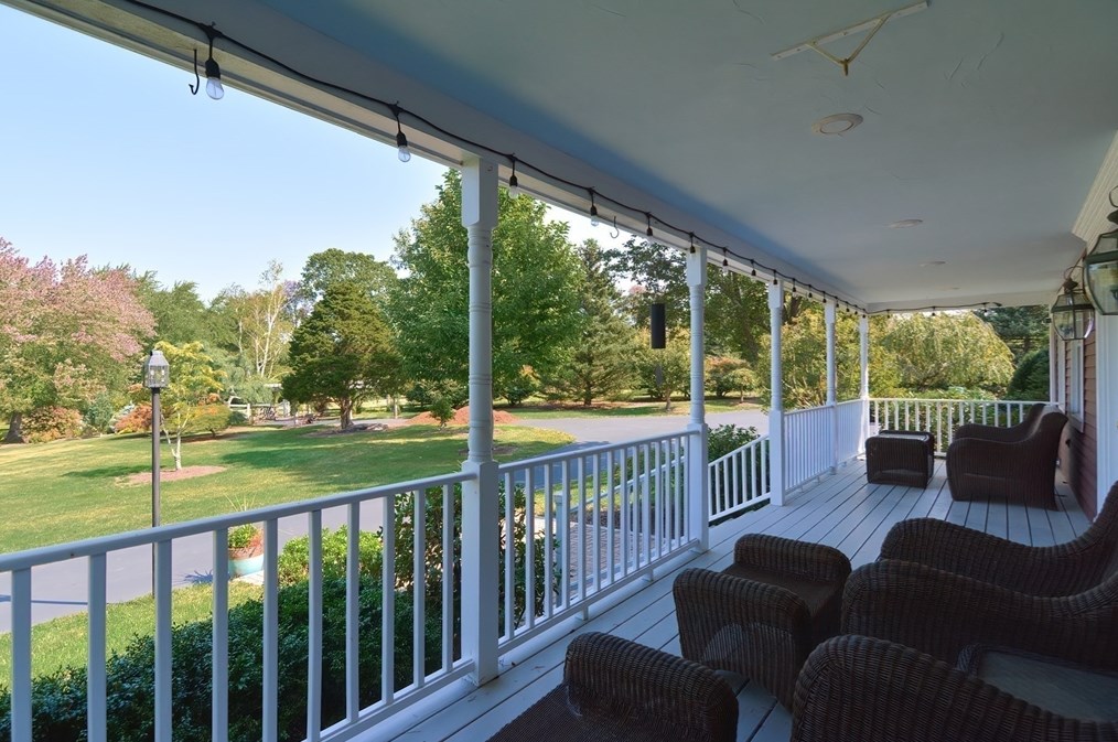 1381 St, Wrentham MA  02093-2516 exterior