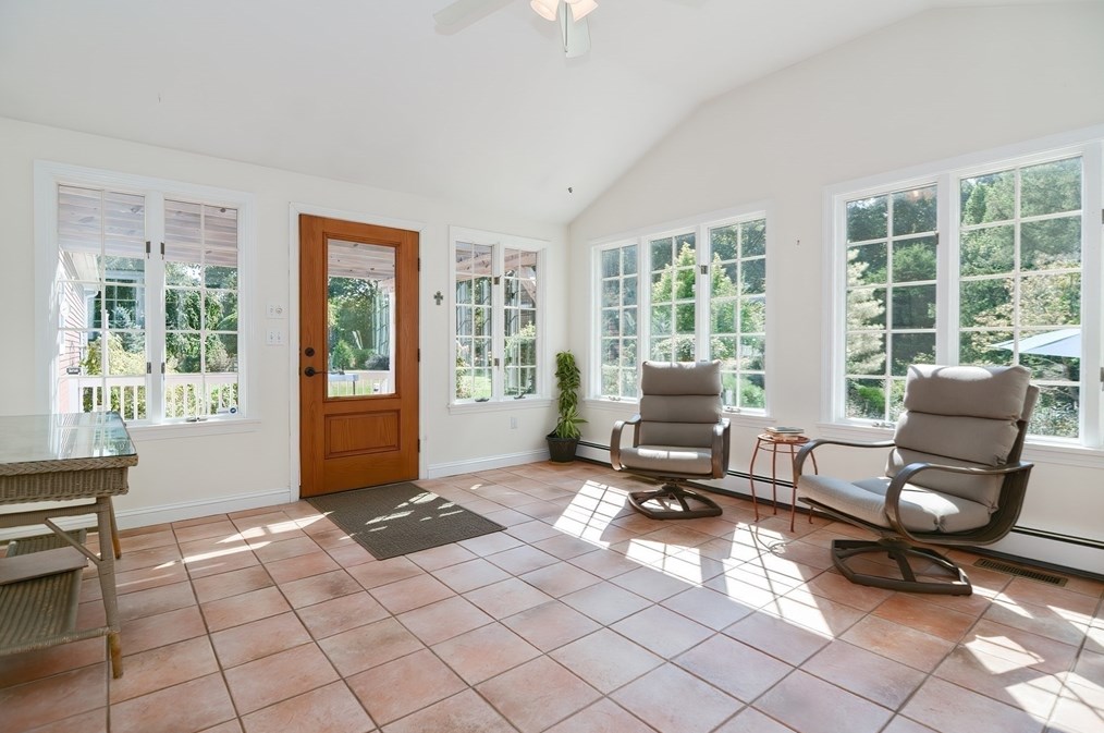 1381 St, Wrentham MA  02093-2516 exterior