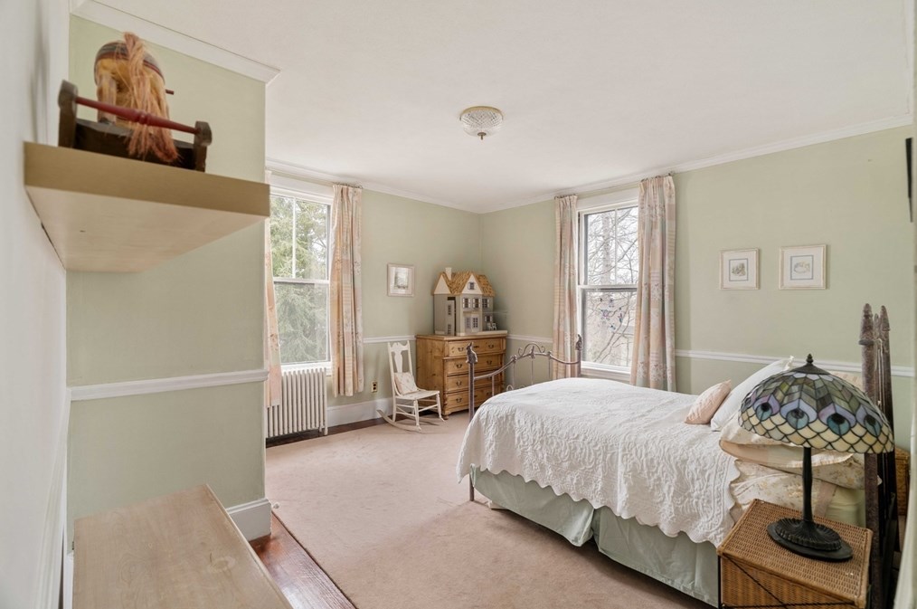 247 Fisher Ave, Brookline MA 02445-5703 exterior