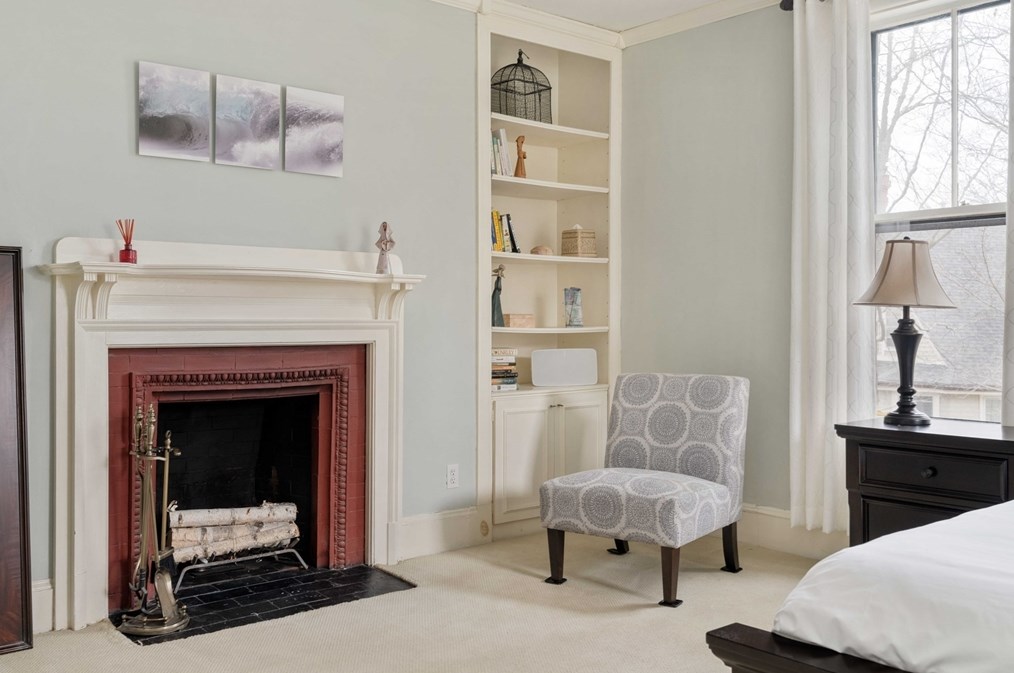 247 Fisher Ave, Brookline MA 02445-5703 exterior