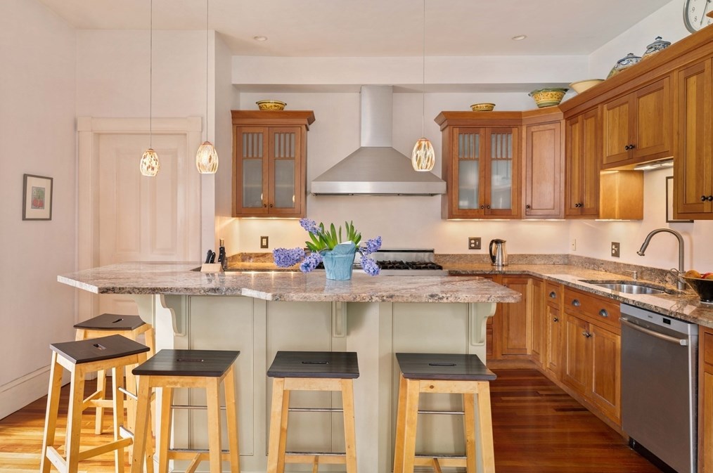 247 Fisher Ave, Brookline MA 02445-5703 exterior