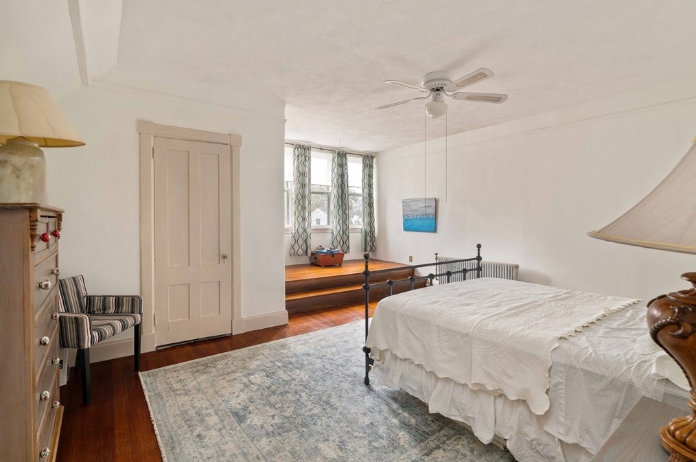 247 Fisher Ave, Brookline MA 02445-5703 exterior