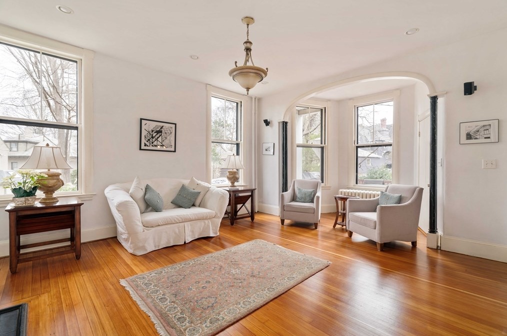 247 Fisher Ave, Brookline MA 02445-5703 exterior